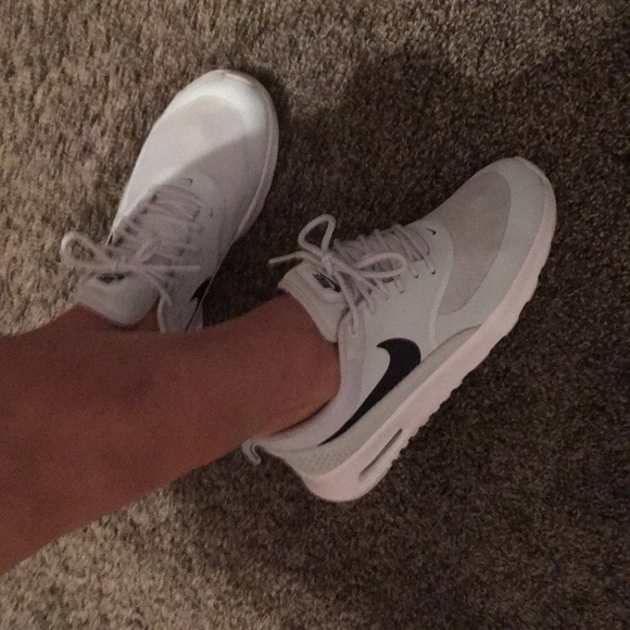 Women’s size 8 Nike air max - Picture 2 of 2